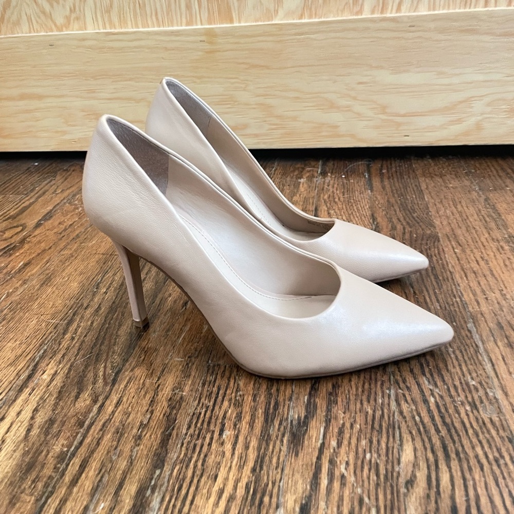 Gianni Bini Nude Heels
